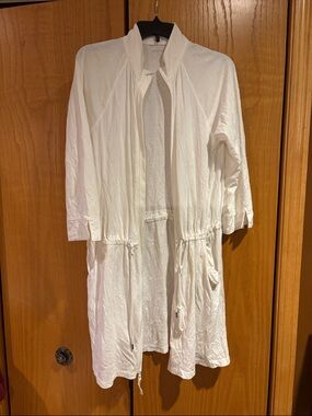 Lands End, women’s white swim cover-up
Medium 10-12
